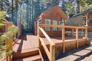 Peaceful Lake Almanor Cabin Fish, Hunt and Hike!