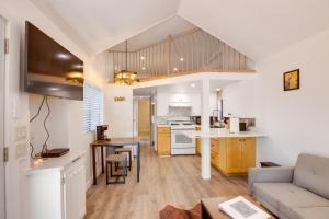 Peaceful Lake Almanor Cabin Fish, Hunt and Hike!