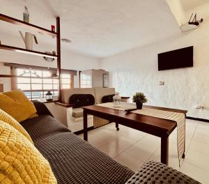 Un Mar Azul que Brilla