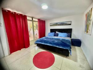 Apartamento Único en Caracas 3 habitaciones, 3 baños, terrazas, hamaca, estacionamiento, smartv, wifi y una decoración brutal estilo Art Déco - Moderno