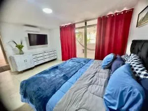 Apartamento Único en Caracas 3 habitaciones, 3 baños, terrazas, hamaca, estacionamiento, smartv, wifi y una decoración brutal estilo Art Déco - Moderno - San Diego
