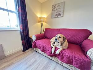 The Cosy Retreat - Part of the The Bay Filey Holiday Village with pool, gym and direct beach access, pub, restaurant, tennis and meadows walks