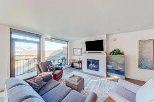 Chelan Resort Suites: Comfort by the Lake #201 - Beebe