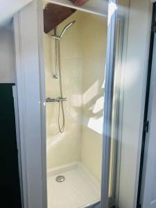 B&B / Chambres d'hotes Au Cosy : Chambre Double avec Salle de Bains Privative