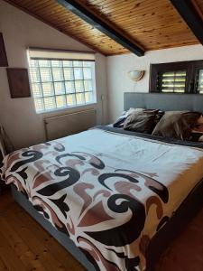 Romantic Studio for two with a pool 