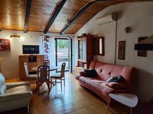 Romantic Studio for two with a pool 