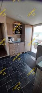 Caravan 73 snowdon summit 013