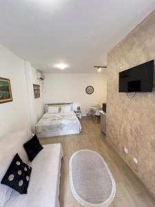 CASA APARTMENTS, one-bedroom apartment