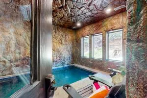 Valley Creek Castle - Waldens Creek