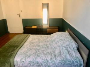 Chambre à Sigoules dans maison partagée