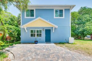 2-Story Cape Canaveral Home: Walk to Public Beach!