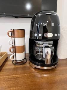 DTWN Bangor, Historic Bldg, Fast Wi-Fi, 50 in TV, Room # 204