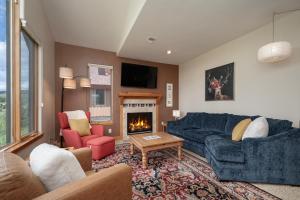 2002 Lupine Lane