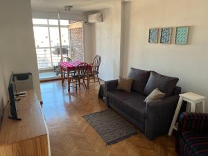 Luminoso, excelente ubicación sobre Bv Oroño