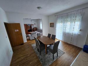 Apartment Sutic 