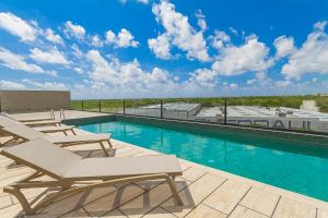 Sunny, Spacious & Amazing Amenities