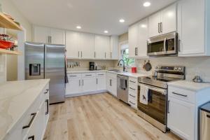 Modern Urbana Home 2 Mi to University of Illinois