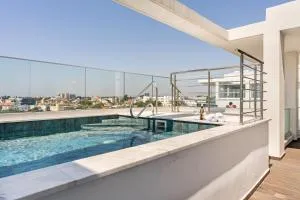 YAMAS Urban Living Zakaki Pool Penthouses & Apartments - Trakhoni
