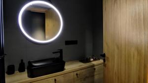 Moderní rodinný 3KK apartmán D8 v centru Harrachova s výhledem na skokanské můstky - by Relax Harrachov