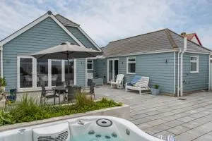 Pebble Fish by Bloom Stays - Dungeness