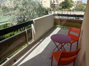 Pointe Rouge à 2mn de la plage - avec petite vue mer