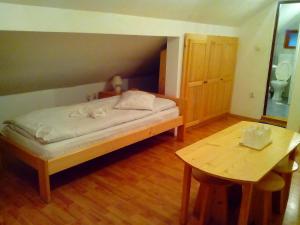 Quadruple Room with Private Bathroom room in Ana-Aria