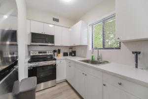 Prime Location Apartment at Calle Ocho