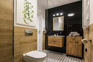 Heron - 77 Apartments Wigury - Dostęp na KOD - Parking - Smaczna Kawa - Centrum - Blisko Piotrkowska - Galeria - Widok na miasto - Klimatyzacja - 7 piętro - FV