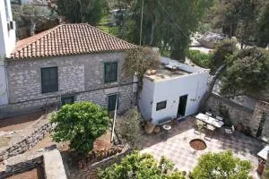 Elli's Hydriot villa in Kamini, Hydra - Hydra