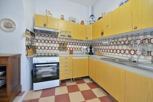 Ellis Hydriot villa in Kamini, Hydra