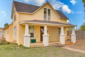 obrázek - Cozy Oklahoma Family Home with Private Yard and Grill