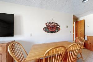 Autumn Colors Condo, Unit 215