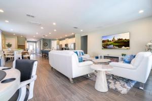 9 Bedrooms Villa EV Charger Heated Pool Hot Tub