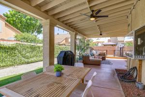 Home with Private Pool and Game Room in Indio! - 3hvězdičkové hotely ve městě Indio