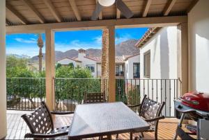 Villa in La Quinta- Patio, Fireplace- 1 Bed with Separate Living Room