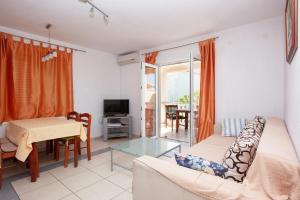 Two-Bedroom Apartment with Terrace and Sea View room in Apartments by the sea Zecevo Rtic Rogoznica - 17129