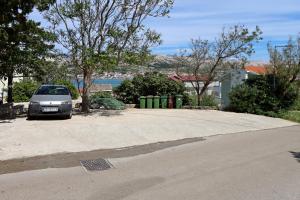 Apartments with a parking space Pag - 18325