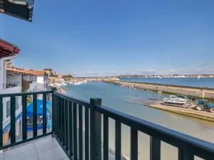 Vacances les pieds dans l'eau avec vue port et montagnes, garage privé - FR-1-239-847 - 乌瑞基尼