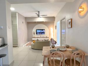 VintageHome Lalaport Casa Mutiara Bukit Bintang by Scape Stay