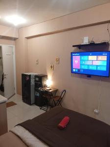 Green Pramuka City by Siginjae Rooms