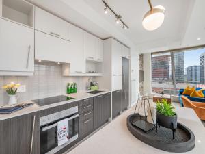 The Merrion Suites - Torontos Entertainment District