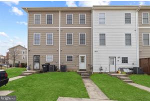 Spacious Washington, D.C. Rowhome w free parking!