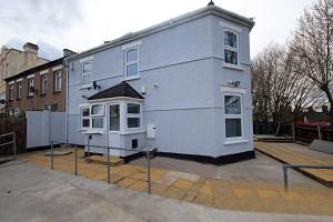 Rayan Heights Cosy 1 bedroom flat sleeps 2 perfect for contractors tourists families - Free parking