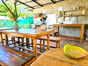 Don Jons Surf and Yoga Lodge