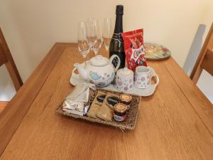 Tizzie Whizie Cottage