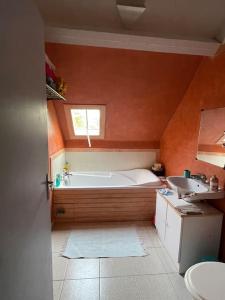 Maisons de vacances Maison Normande + Piscine Chauffee - 9 personnes : photos des chambres