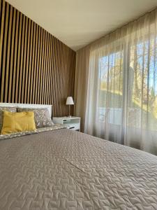 Green Side Apartment