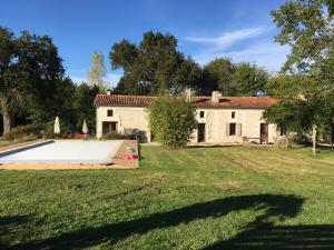 Maison Périgord vert piscine et spa