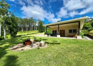 Coffs Coast Mountain Retreat Cabin 2