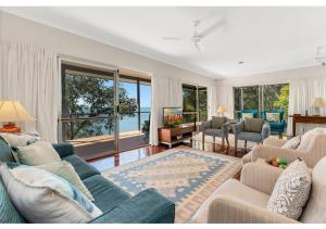 Blissful Lake Retreat